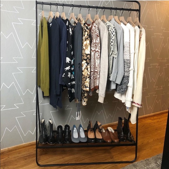 Meet your posher, Bethany. - Picture 4 of 6